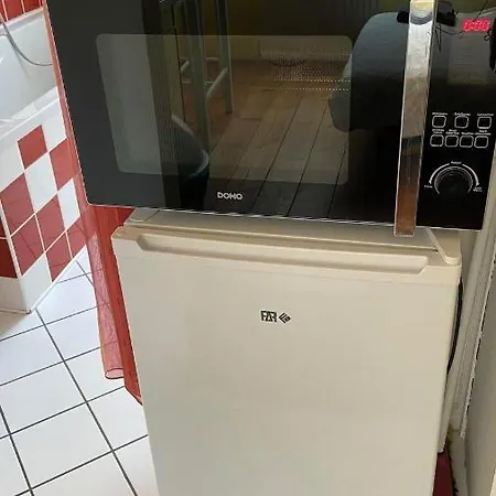 Dans Une Impasse Calme Proche De La Gare Apartament