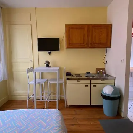 Apartament Dans Une Impasse Calme Proche De La Gare *